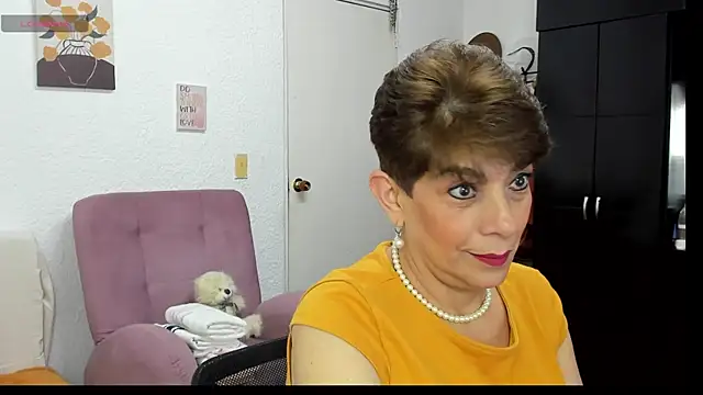 Snapshot of Angelina_Stone_65 chatting on 13, 11, 2025 Angelina Stone 65 online show from 13, 11, 2025