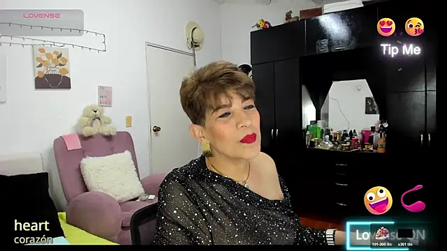 Snapshot of Angelina_Stone_65 chatting on 28, 11, 2025 Angelina Stone 65 online show from 28, 11, 2025