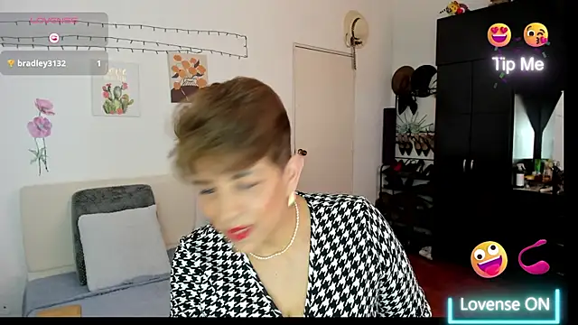 Snapshot of Angelina_Stone_65 chatting on 1, 12, 2025 Angelina Stone 65 online show from 1, 12, 2025