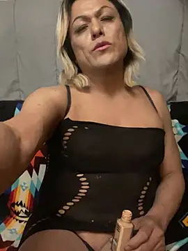 Snapshot of HoneyBdaQueen chatting on 18, 1, 2025 HoneyBdaQueen online show from 18, 1, 2025