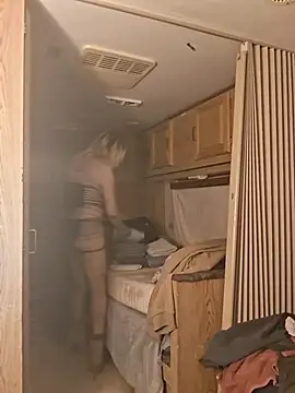 HoneyBdaQueen online show from 6, 4, 2026