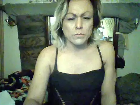Snapshot of HoneyBdaQueen chatting on 14, 2, 2025 HoneyBdaQueen online show from 14, 2, 2025