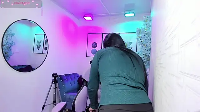 Tiara rr online show from 9, 4, 2026