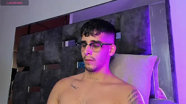 iamcamiloo  online show from 19, 3, 2025