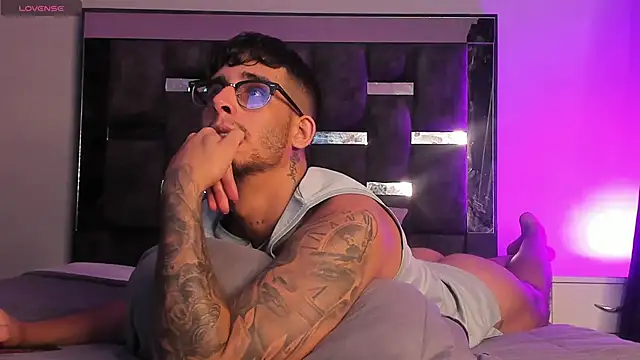 iamcamiloo  online show from 6, 3, 2025