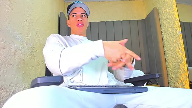 Benjamin More online show from 16, 11, 2025