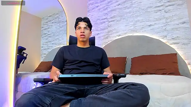 Benjamin More online show from 28, 2, 2025