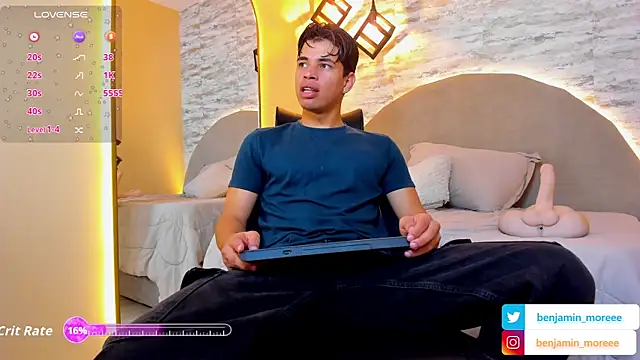 Benjamin More online show from 27, 9, 2025