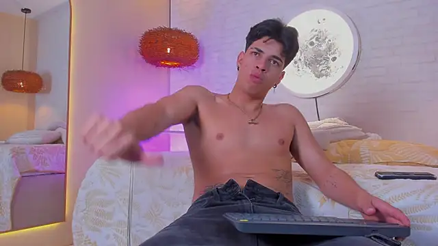 Benjamin More online show from 18, 6, 2026