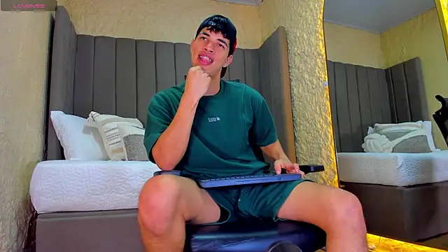 Benjamin More online show from 11, 11, 2025