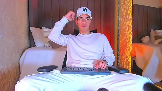 Benjamin More online show from 29, 11, 2025