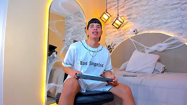 Benjamin More online show from 28, 10, 2025