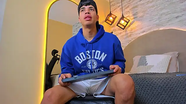 Benjamin More online show from 3, 11, 2025