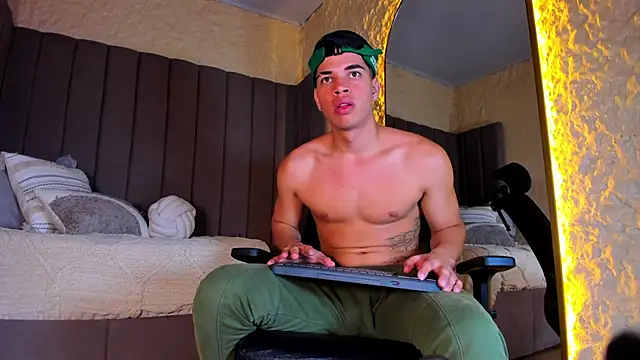 Benjamin More online show from 15, 12, 2025