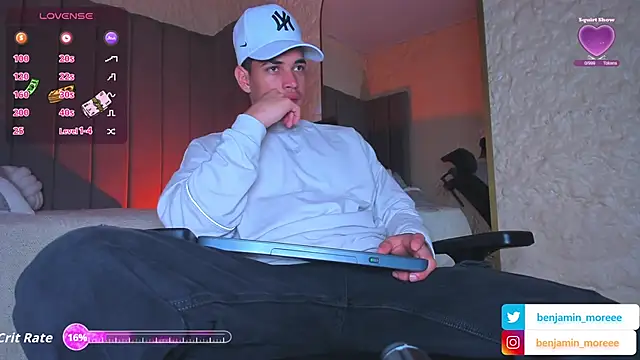 Benjamin More online show from 23, 11, 2025