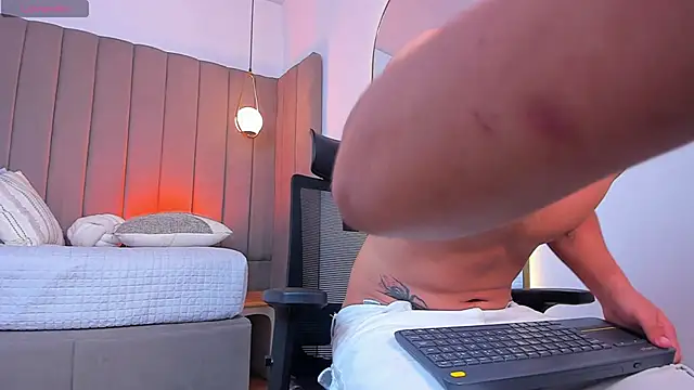 Benjamin More online show from 18, 5, 2026