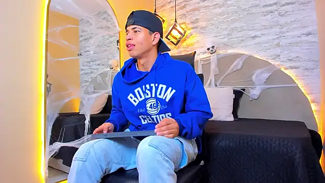 Benjamin More online show from 23, 10, 2025