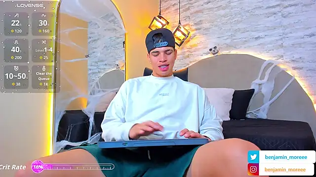 Benjamin More online show from 26, 10, 2025