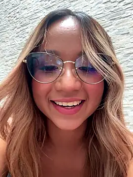 MelanieRoah online show from 2, 4, 2026