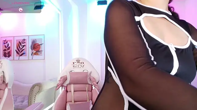 Ema louis  online show from 20, 4, 2026