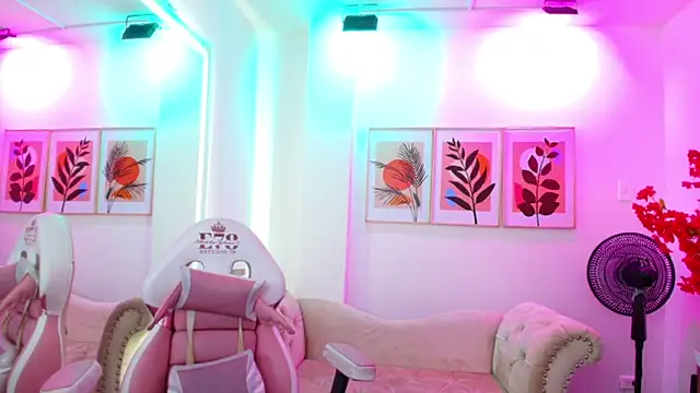 Ema louis  online show from 2, 4, 2026