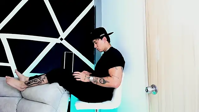 JUSTIN FULLER1 online show from 18, 10, 2025