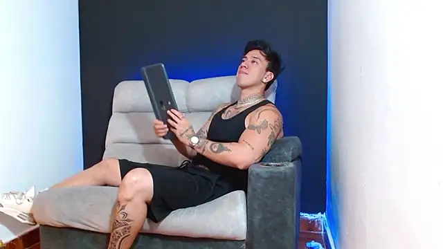 JUSTIN FULLER1 online show from 8, 1, 2026