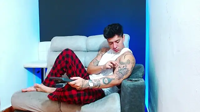 JUSTIN FULLER1 online show from 12, 4, 2026