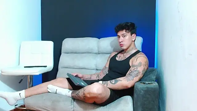 JUSTIN FULLER1 online show from 16, 4, 2026