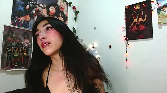 Snapshot of Asterothxznikki chatting on 20, 12, 2024 Asterothxznikki online show from 20, 12, 2024