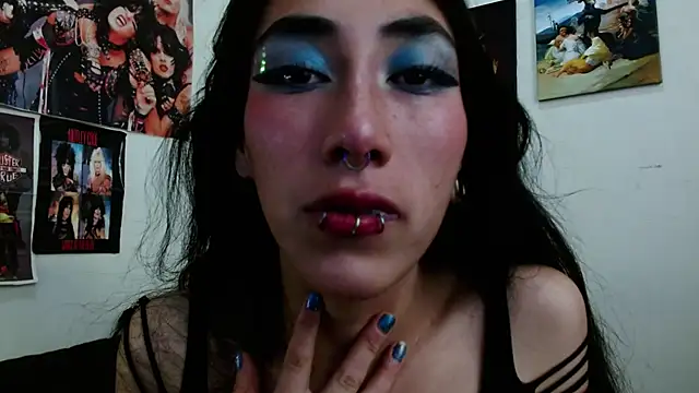 Snapshot of Asterothxznikki chatting on 18, 12, 2024 Asterothxznikki online show from 18, 12, 2024