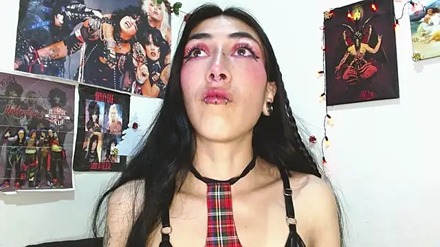 Snapshot of Asterothxznikki chatting on 23, 12, 2024 Asterothxznikki online show from 23, 12, 2024