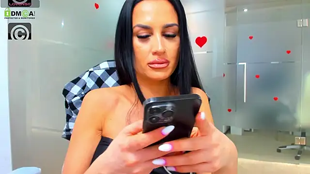 Queenrafaella online show from 6, 3, 2026