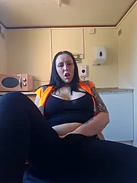 Meganroxtattoo online show from 23, 4, 2026