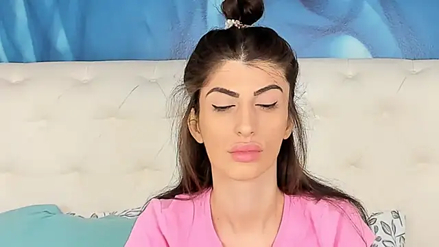 SkinnyDolly online show from 11, 11, 2025