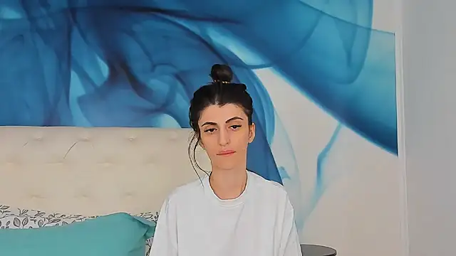 SkinnyDolly online show from 6, 4, 2026