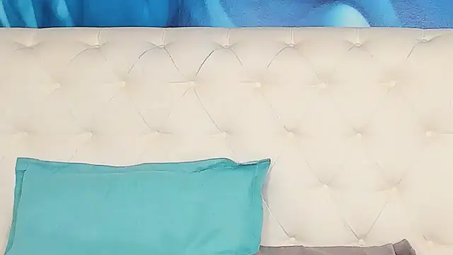 SkinnyDolly online show from 22, 4, 2026