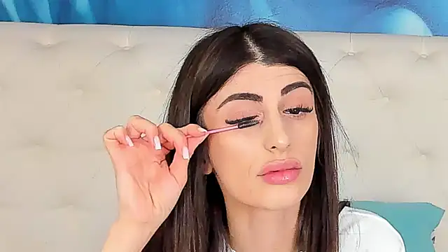 SkinnyDolly online show from 18, 2, 2026