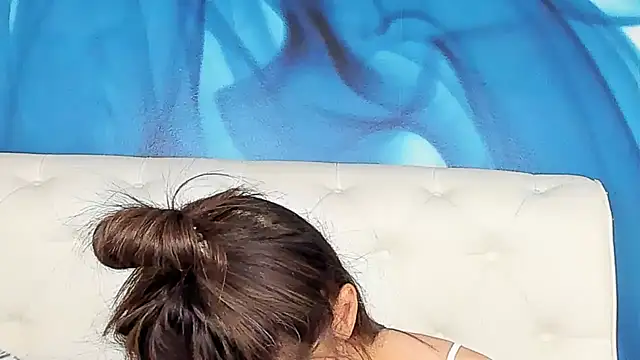 SkinnyDolly online show from 23, 2, 2026