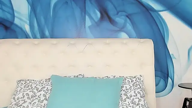 SkinnyDolly online show from 25, 10, 2025