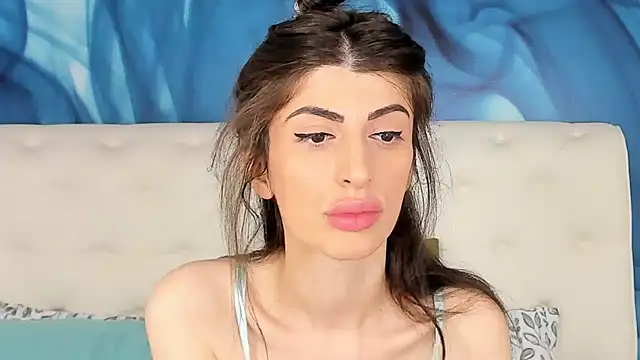 SkinnyDolly online show from 9, 11, 2025