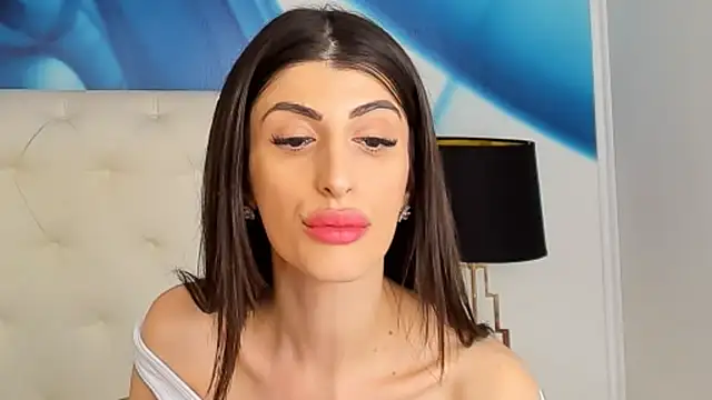 SkinnyDolly online show from 25, 2, 2025