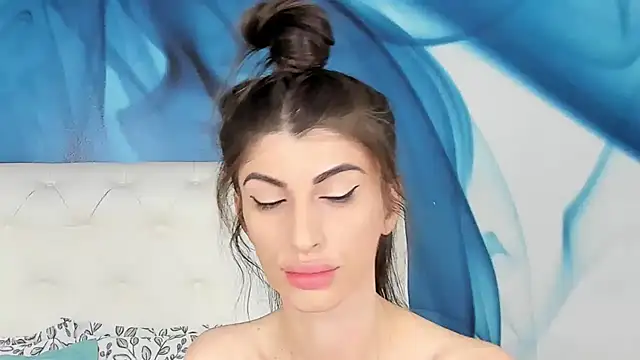 SkinnyDolly online show from 17, 10, 2025