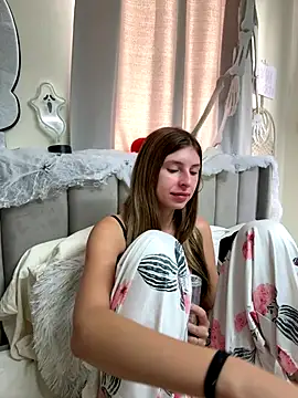 emma05 online show from 29, 10, 2025