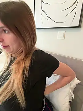 emma05 online show from 19, 3, 2026