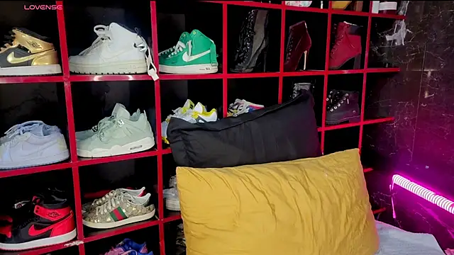 Indianbrownie online show from 18, 4, 2026