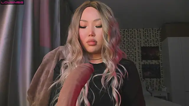 Snapshot of uko_sa chatting on 2, 12, 2025 uko sa online show from 2, 12, 2025