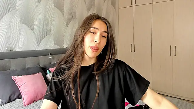 Bambiii bby online show from 4, 3, 2025