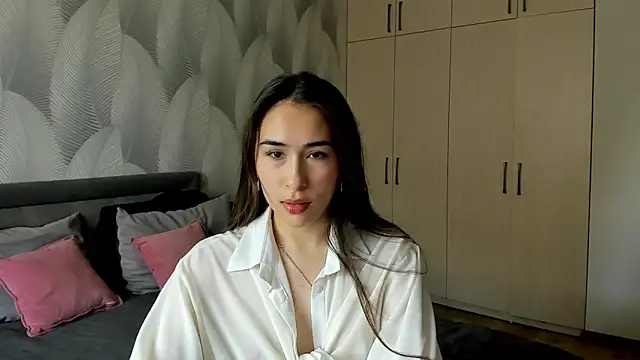 Bambiii bby online show from 17, 6, 2026