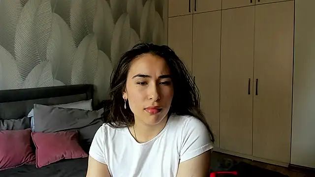 Snapshot of Bambiii_bby chatting on 15, 6, 2026 Bambiii bby online show from 15, 6, 2026